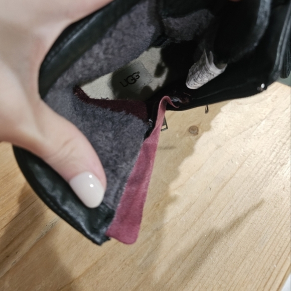 UGG Kesey Boots - Picture 8 of 10